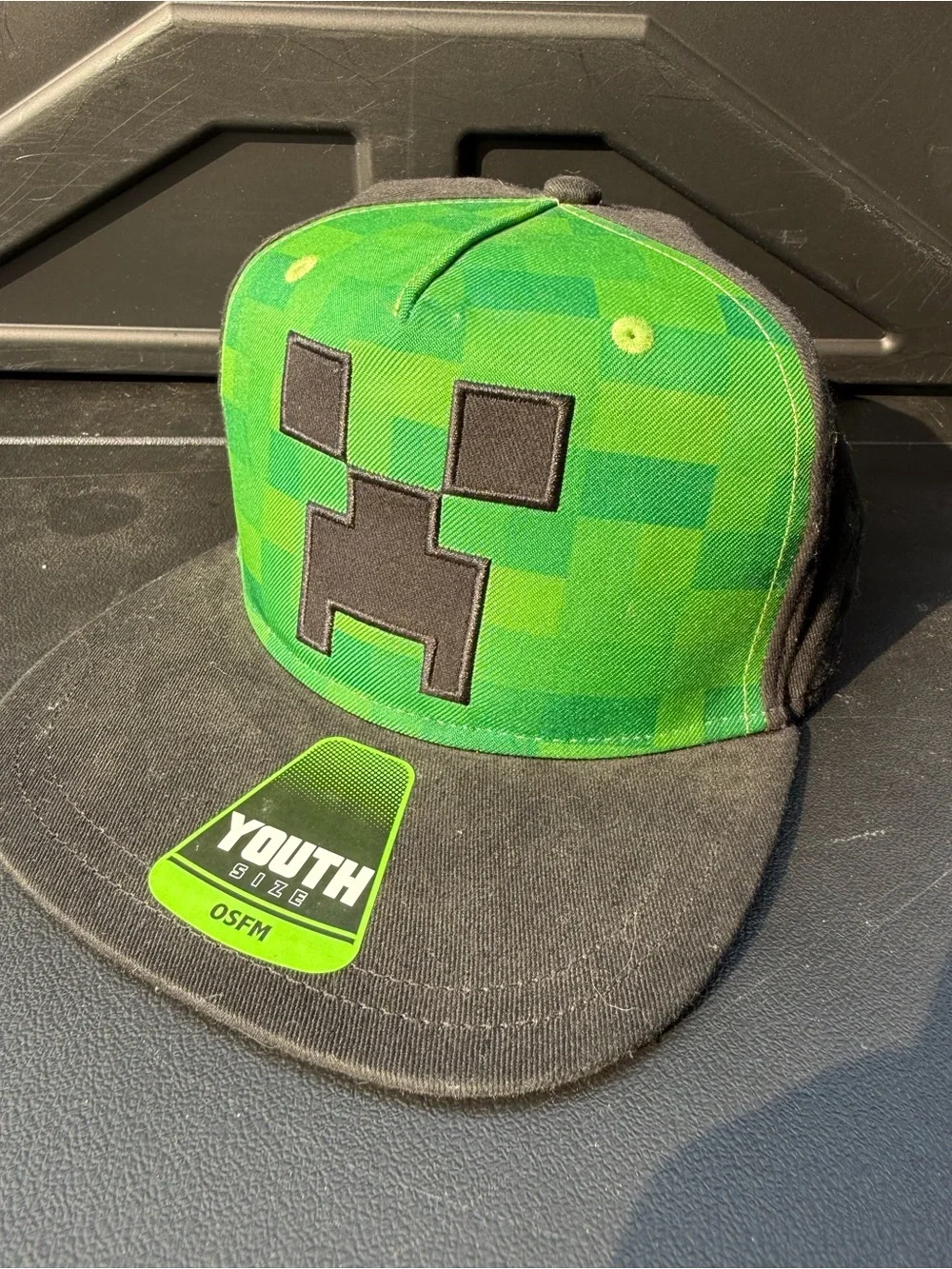 Youth Green Pixel Creeper Snapback Hat - Unbranded